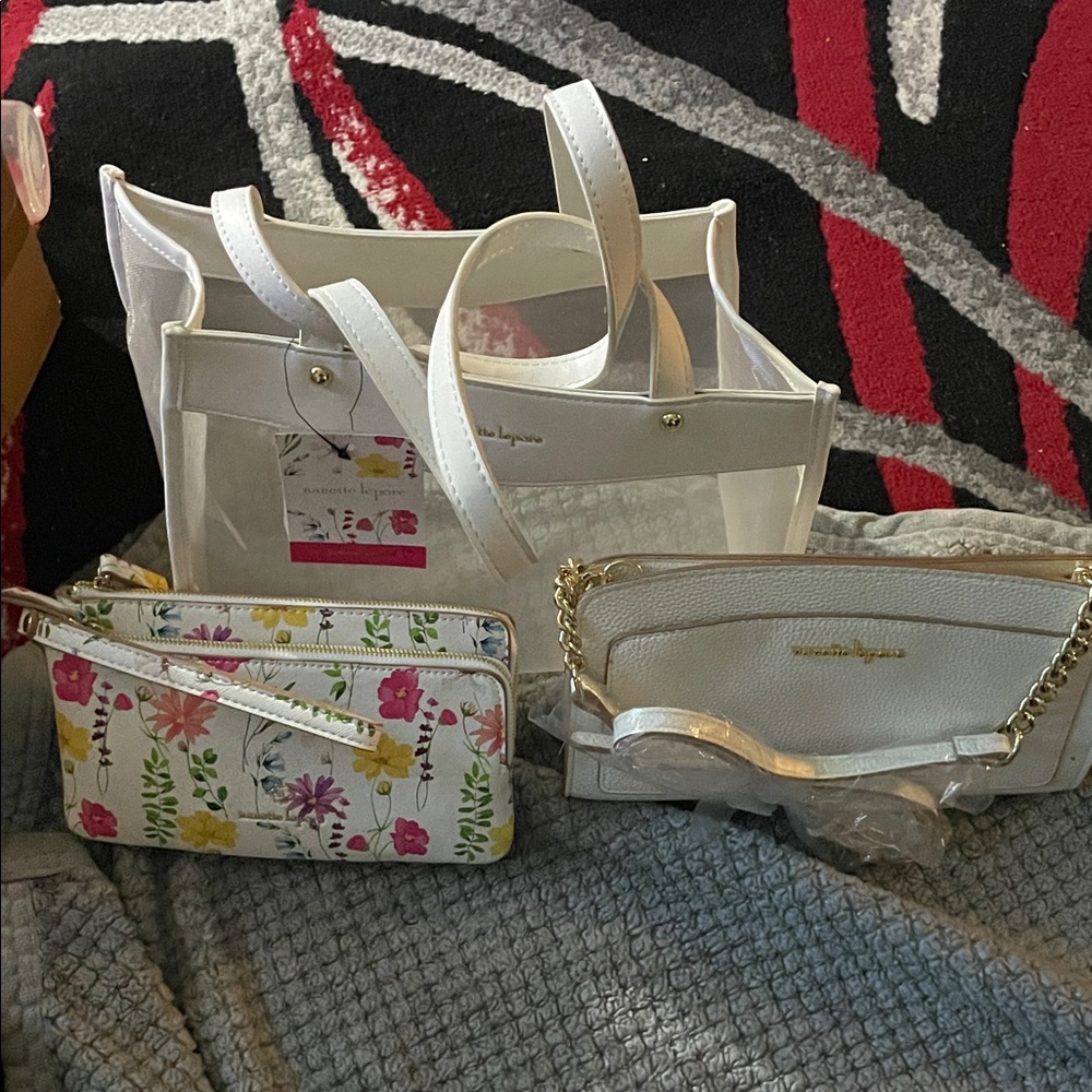 Nanette Lepore White and Floral 3 Piece  Tote Set 🌸🌼